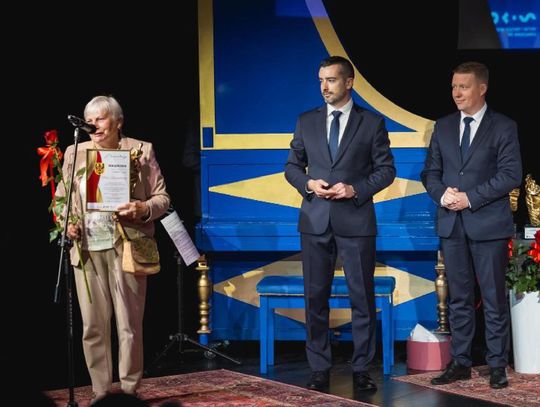 MIESZKANKA GMINY ŻUKOWICE Z NAGRODĄ PODCZAS I POWIATOWEJ GALI DZIAŁACZA KULTURY