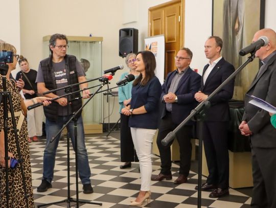Najstarsza kapsuła czasu jest w Legnicy. Poznaliśmy jakie skarby kryła