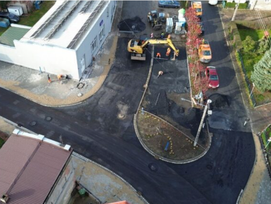 Nowa jakość na ul. Głogowskiej w Grębocicach – inwestycja na finale!