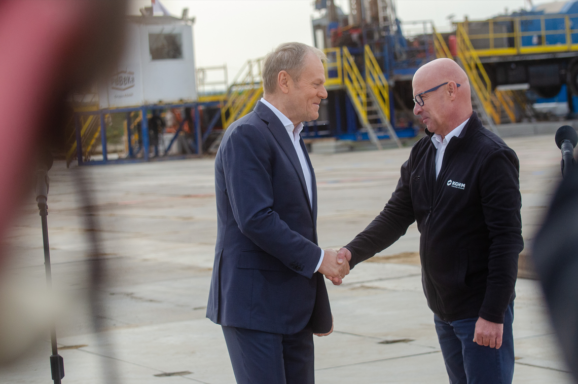 Premier Donald Tusk na budowie szybu Retków — strategicznej inwestycji KGHM-u Premier Donald Tusk na budowie szybu Retków — strategicznej inwestycji KGHM-u