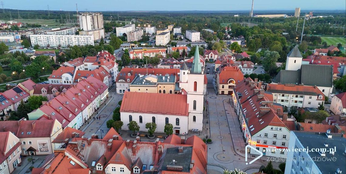 Urząd chce płatnego parkowania? Decyzję przezrzuca na mieszkańców Urząd chce płatnego parkowania? Decyzję przezrzuca na mieszkańców